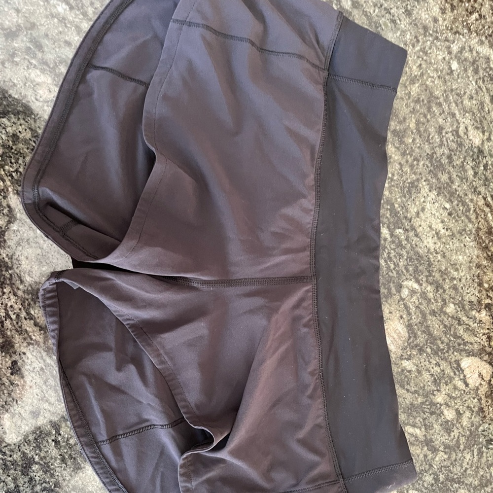 LULULEMON speed up short size 8